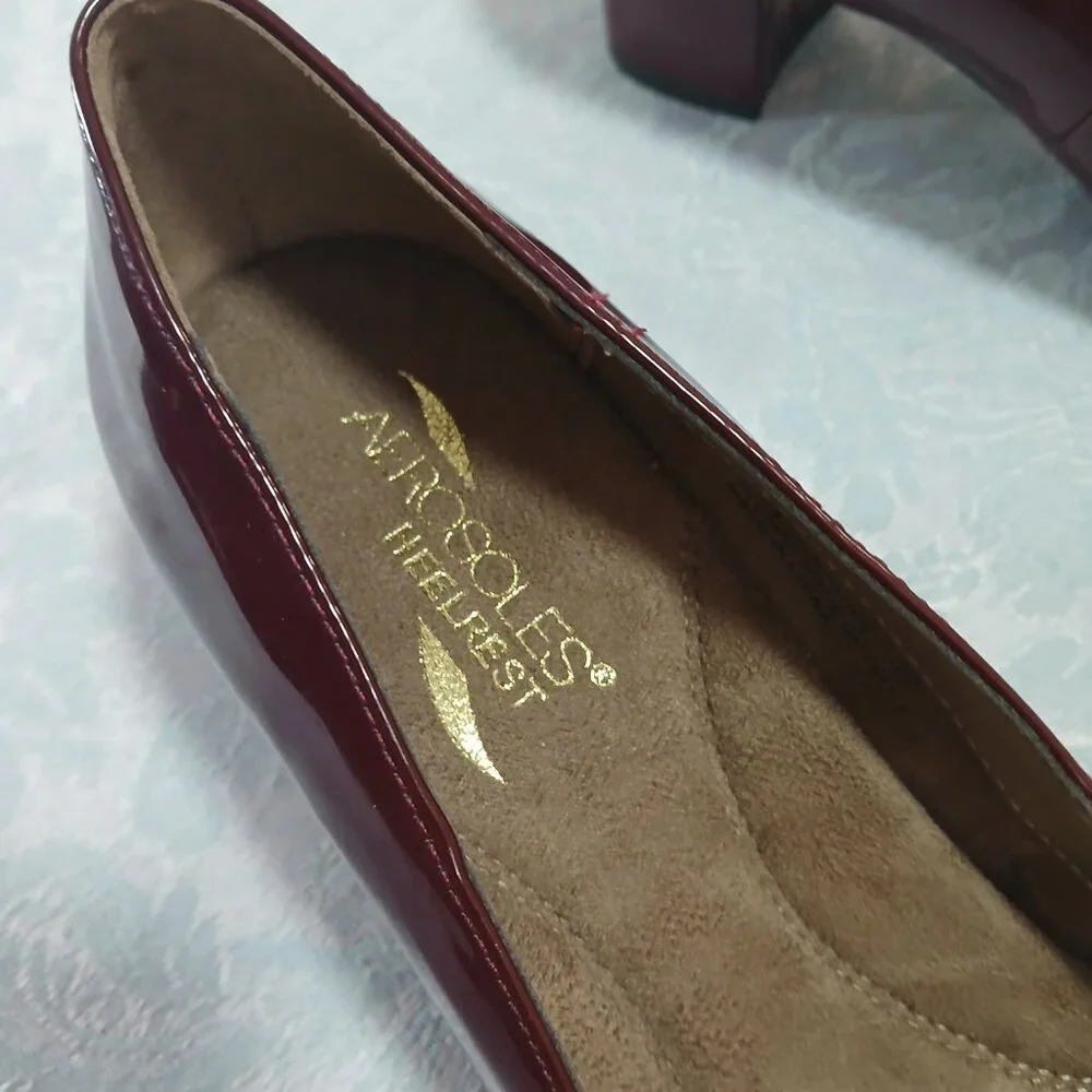 Aerosoles Women's Compadre Pump in Maroon Faux Patent Leather Size 7.5